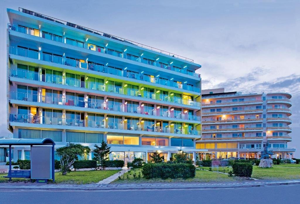 hotel_img
