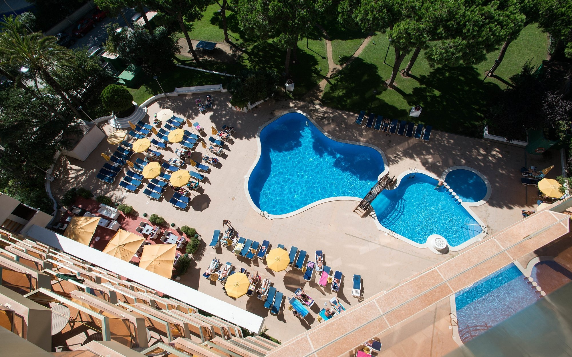 hotel_img