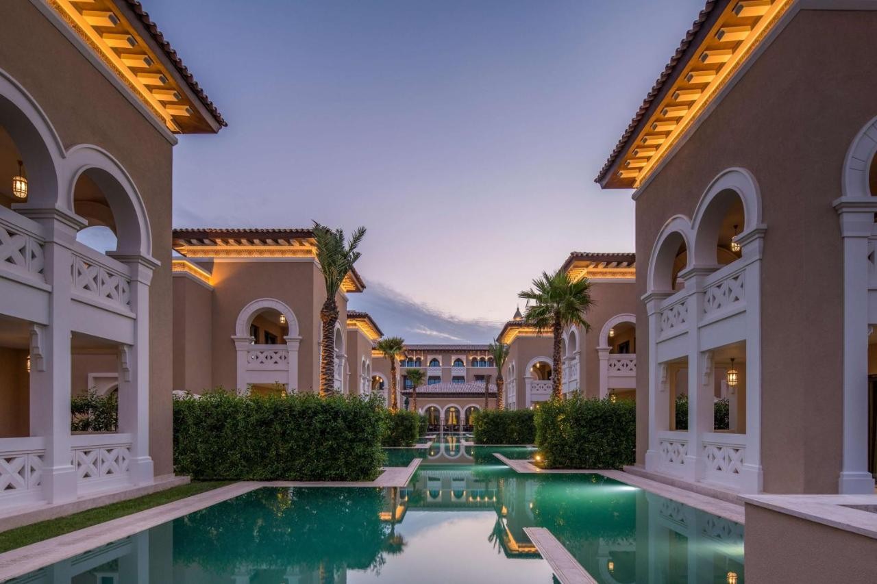 hotel_img