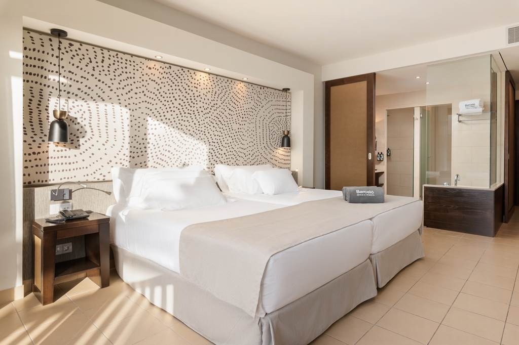 hotel_img