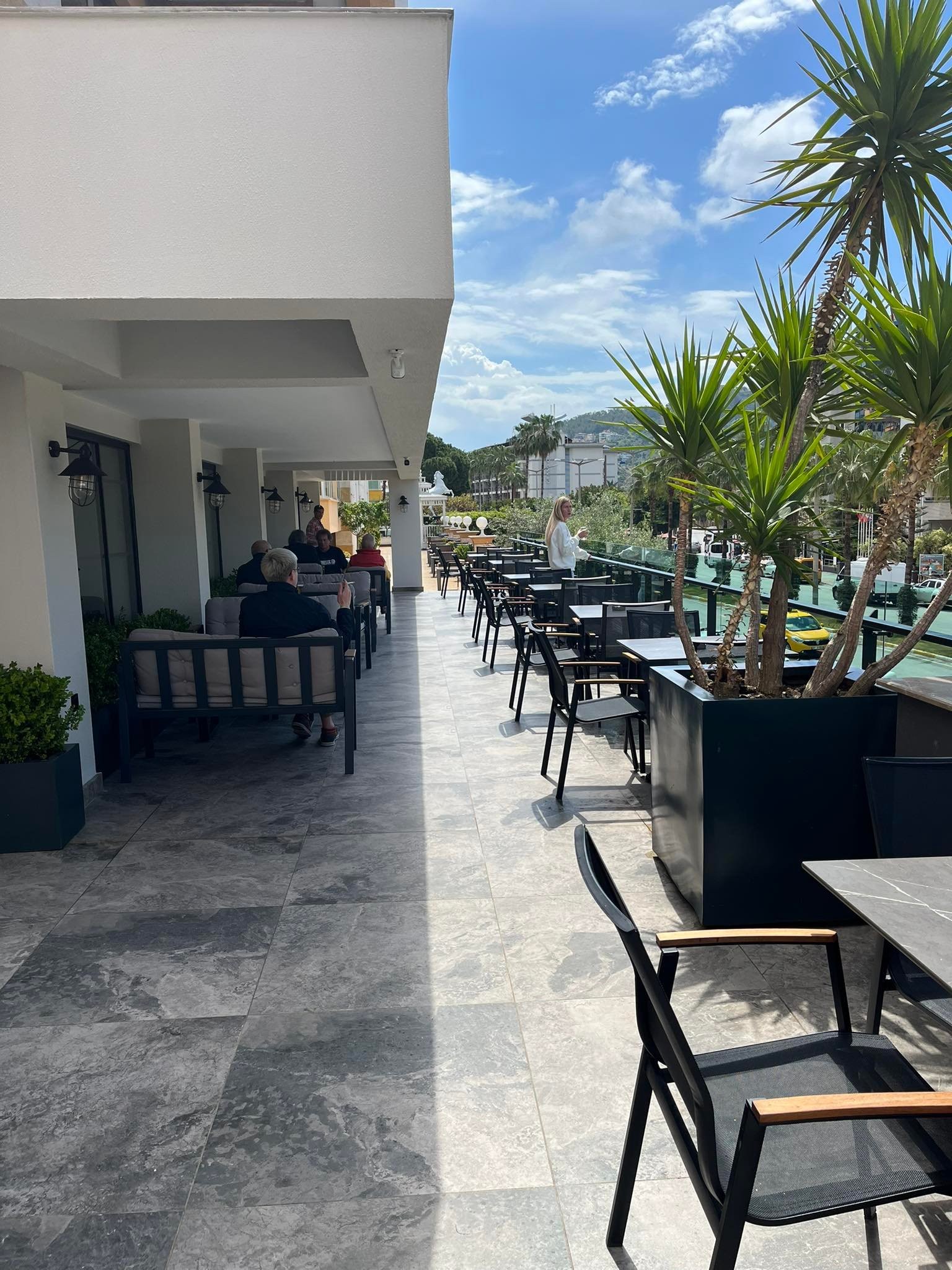 hotel_img