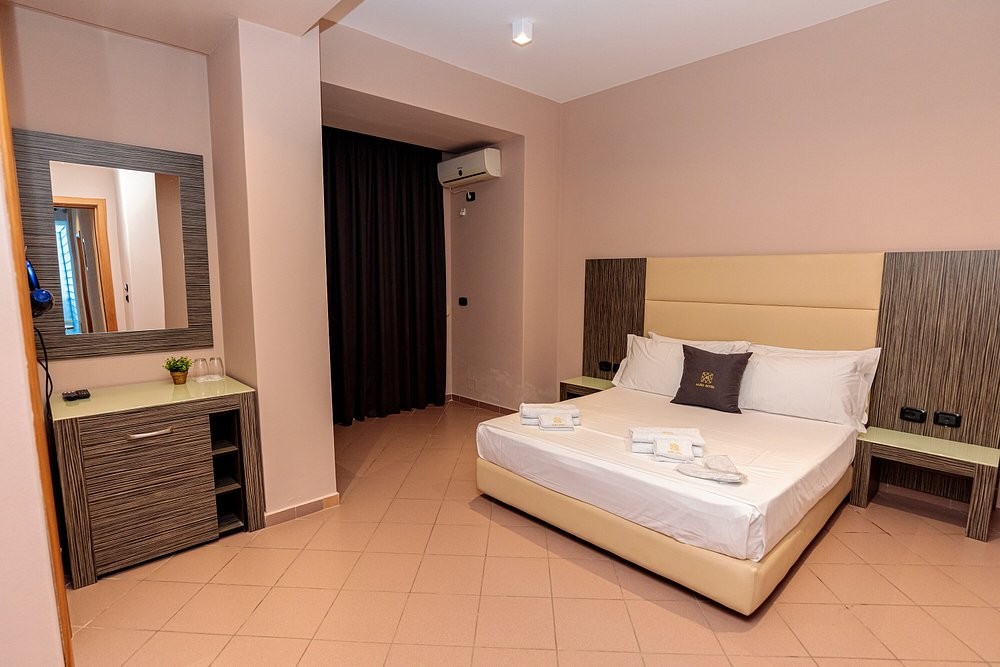hotel_img