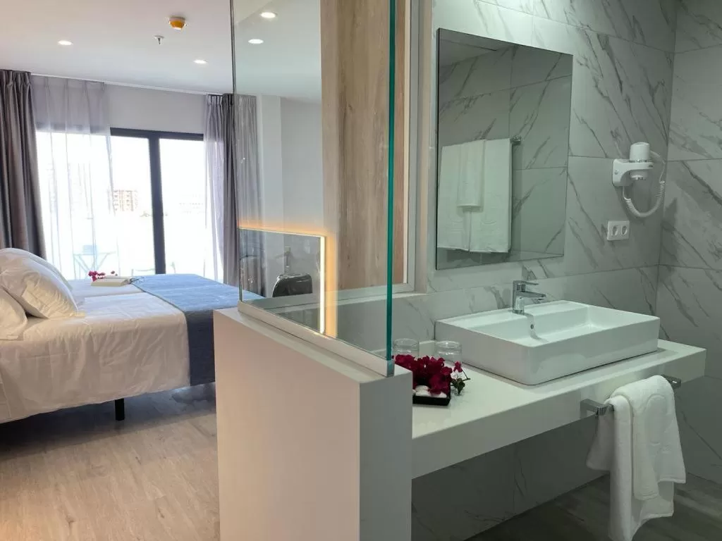 hotel_img