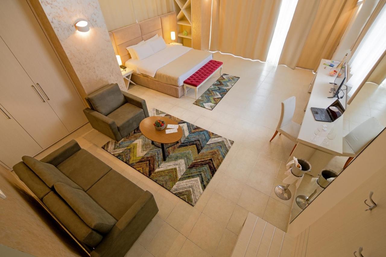 hotel_img