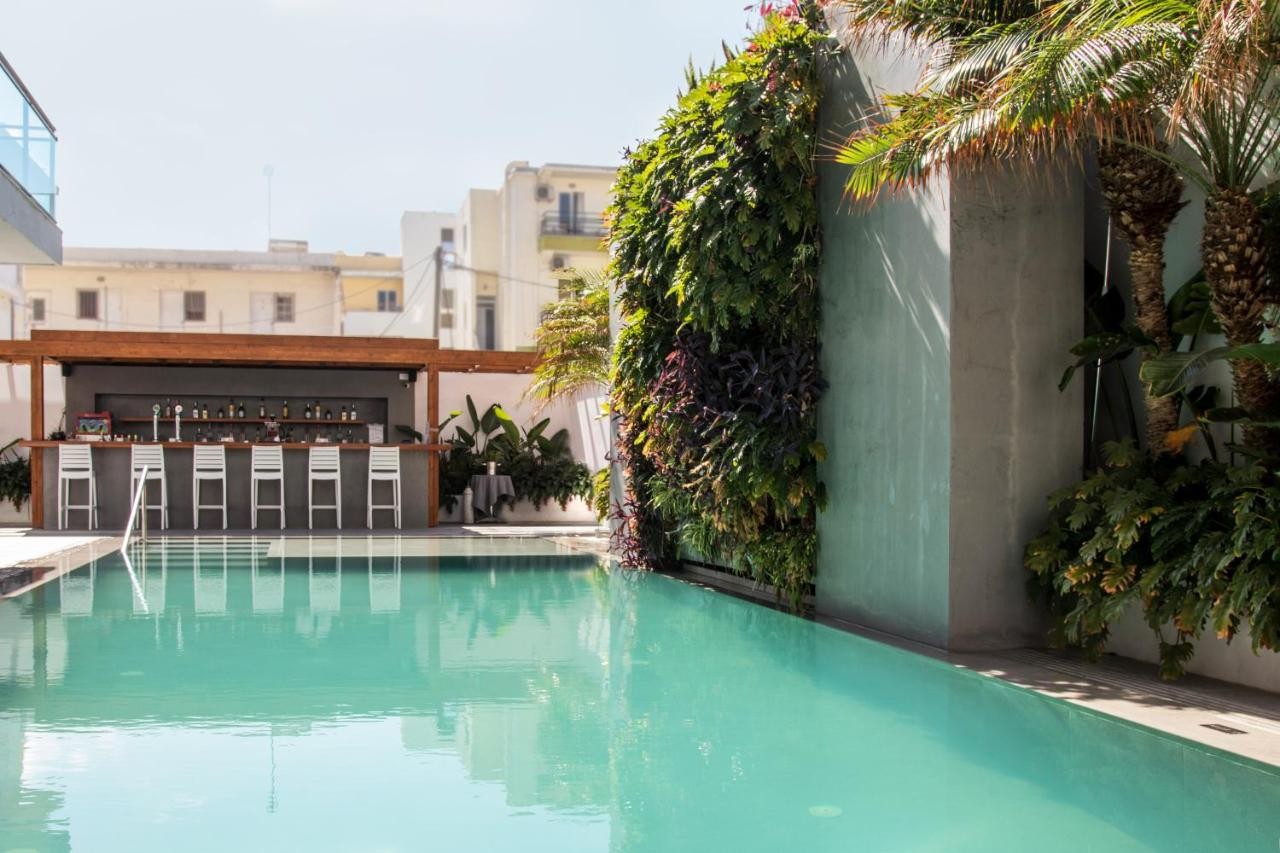 hotel_img