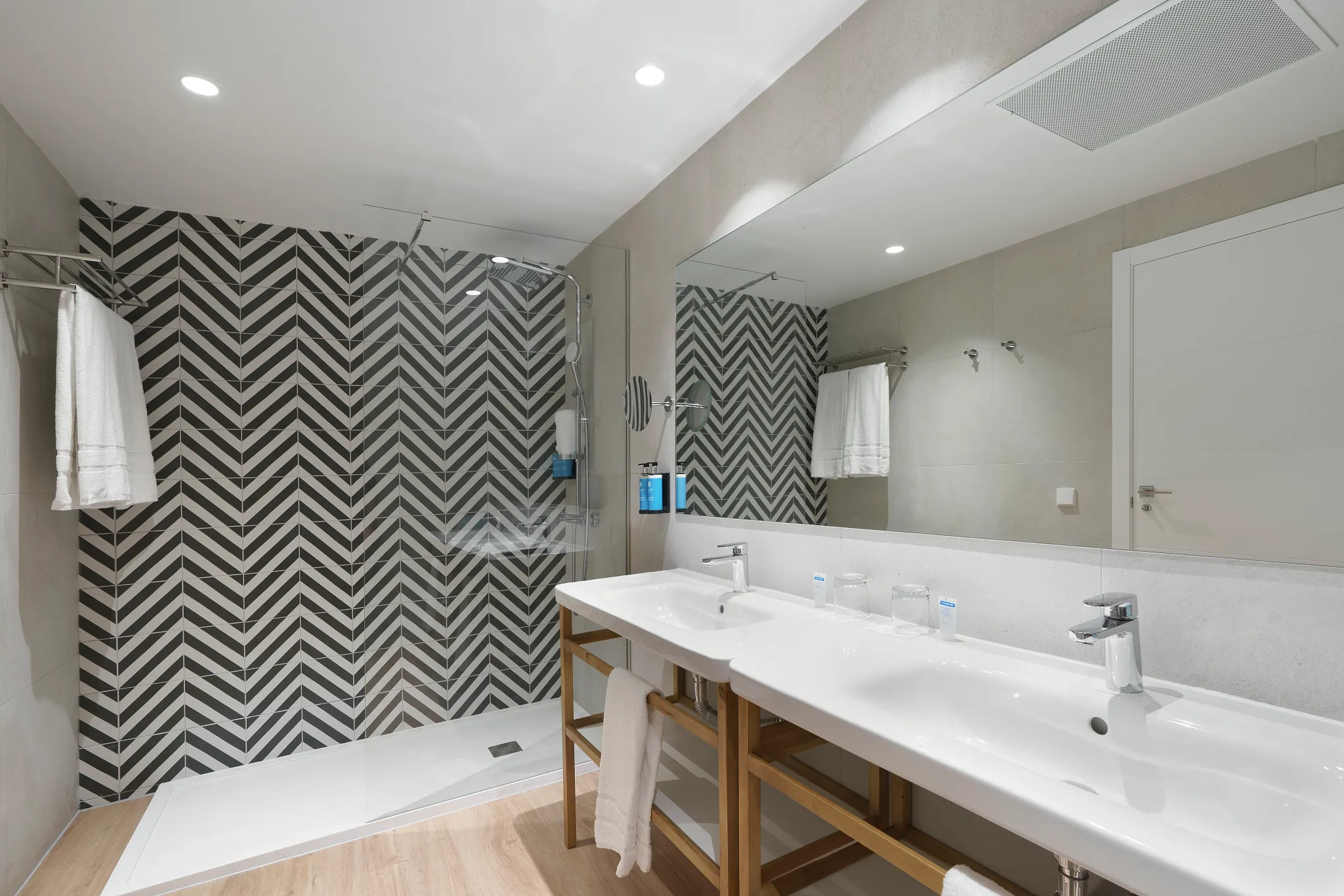 hotel_img