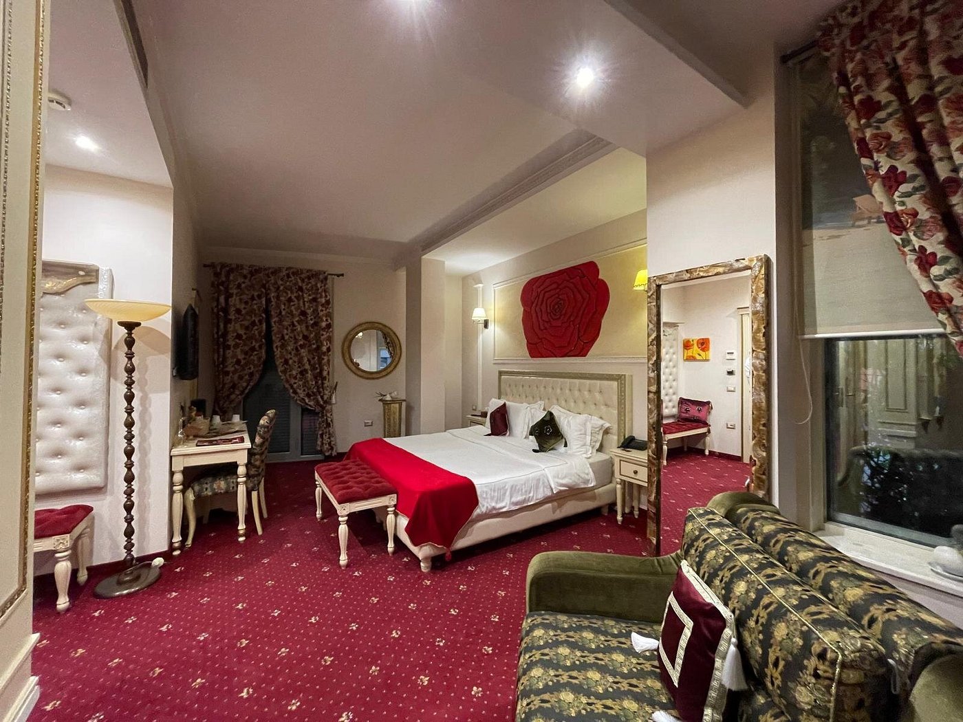 hotel_img