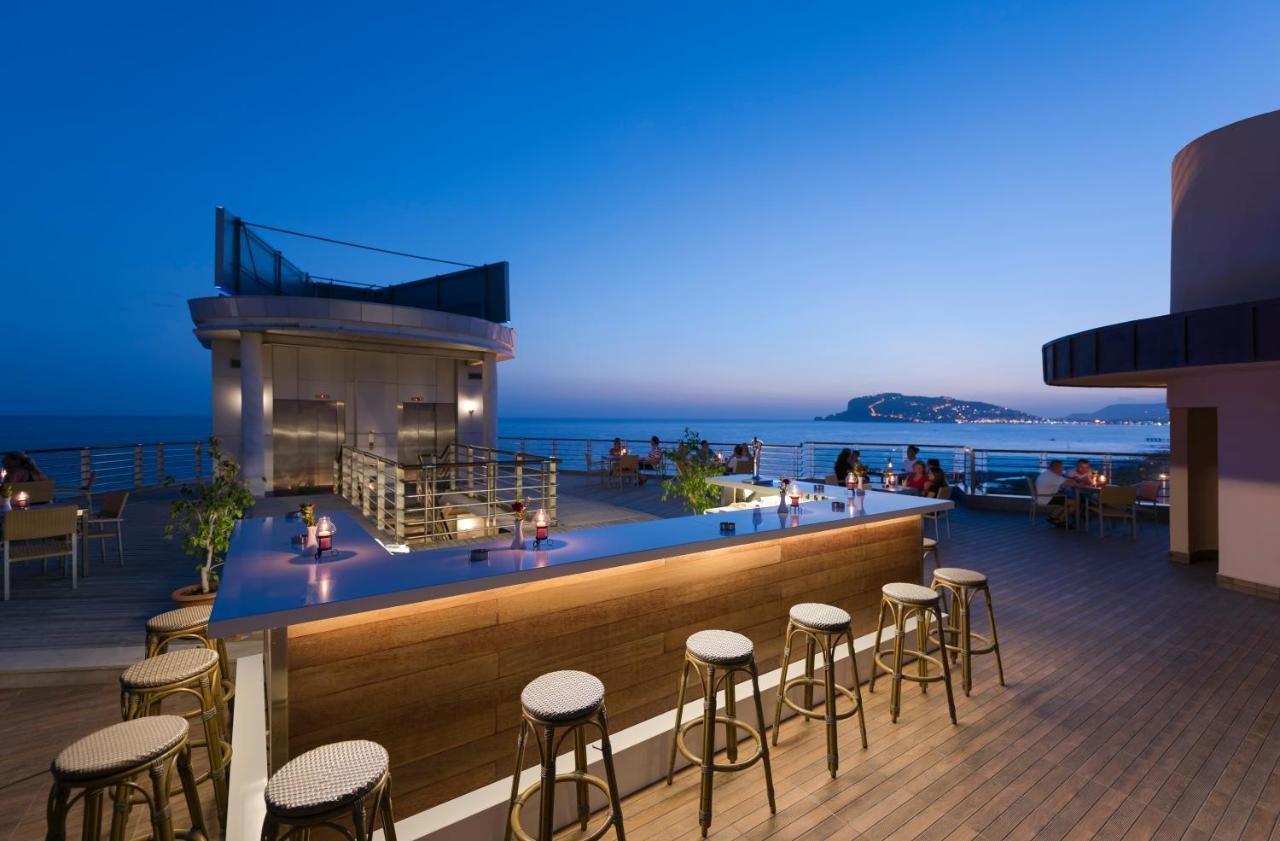 hotel_img
