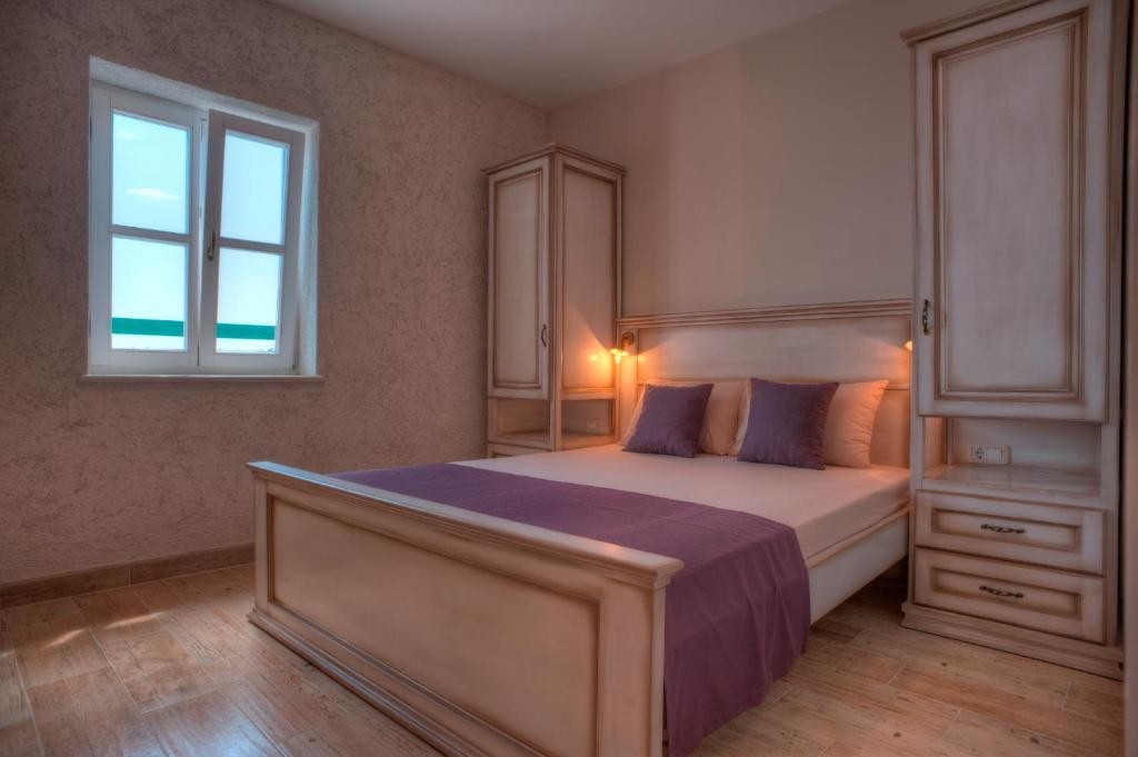 hotel_img