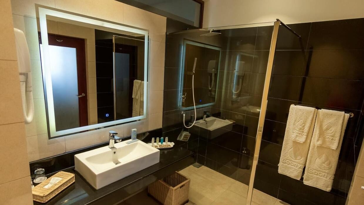 hotel_img