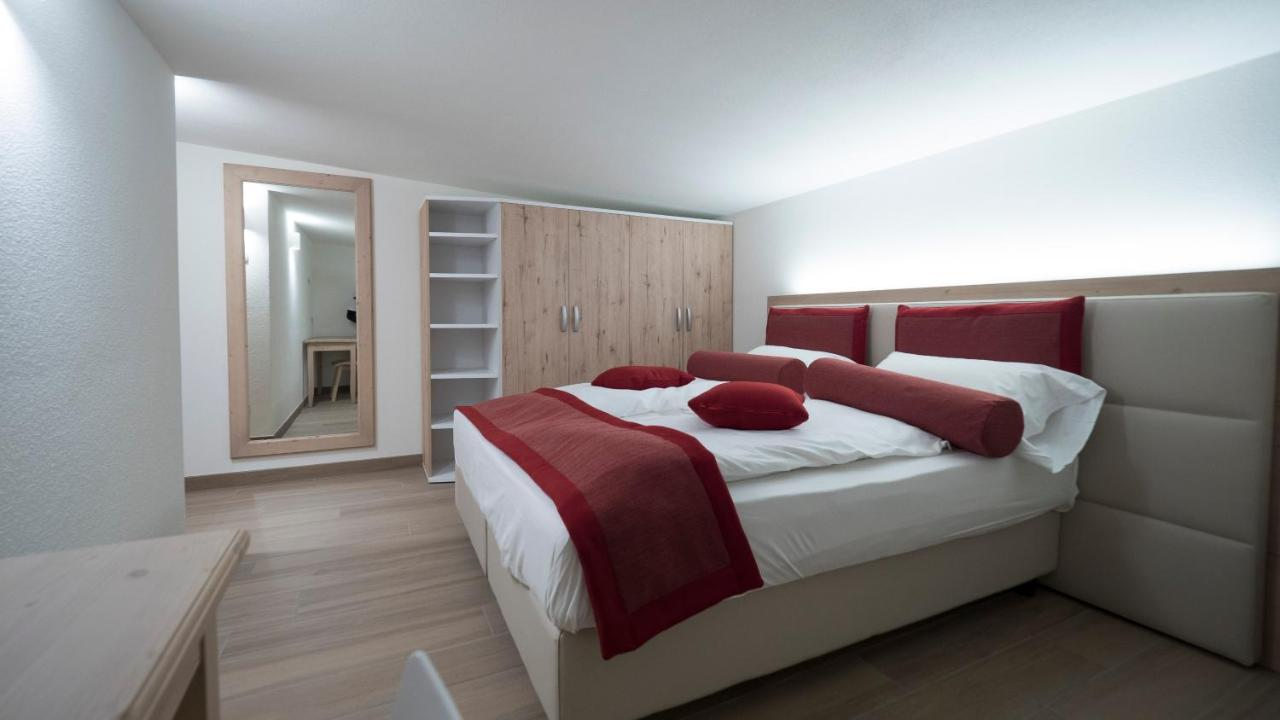 hotel_img
