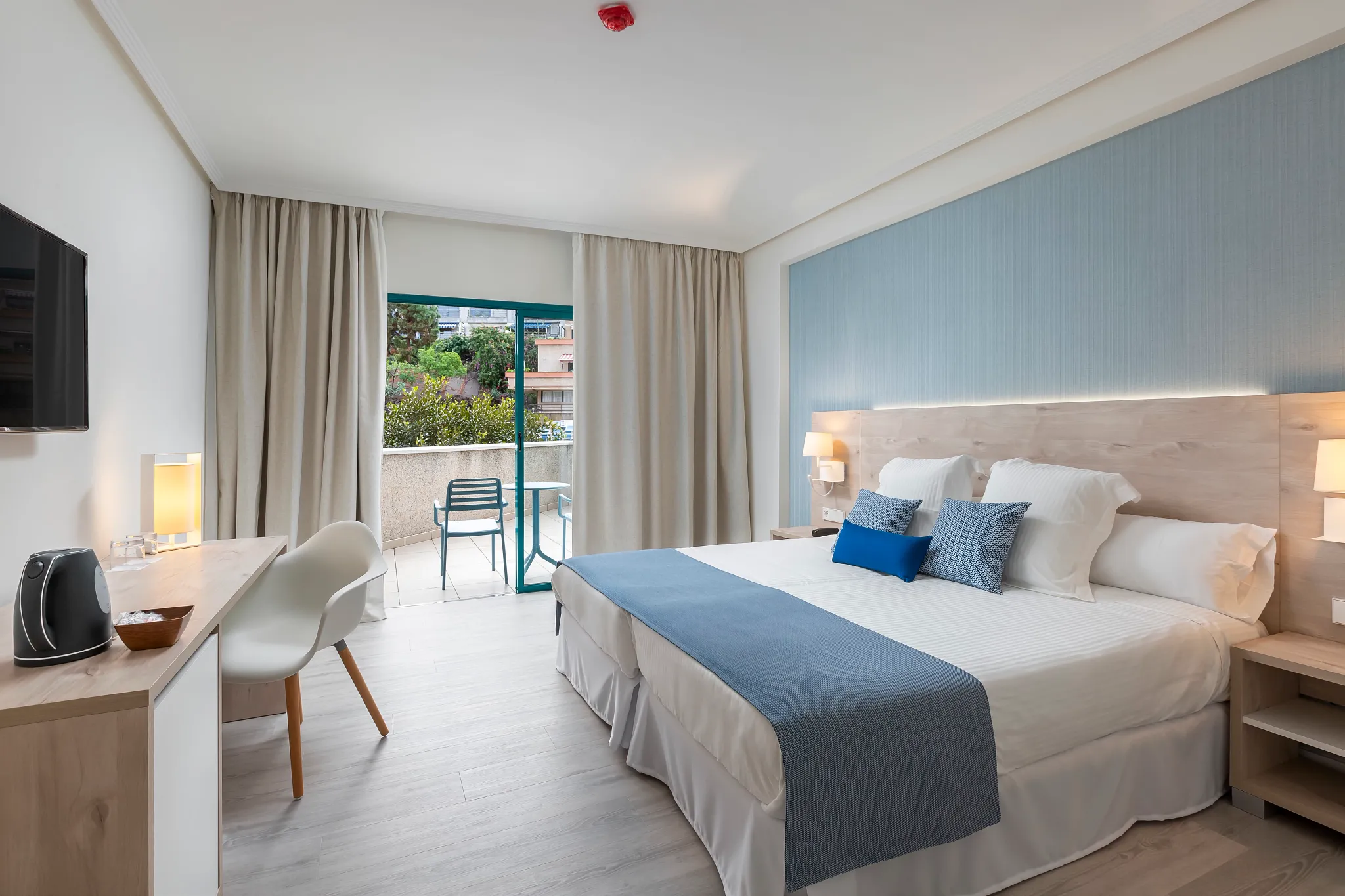 hotel_img