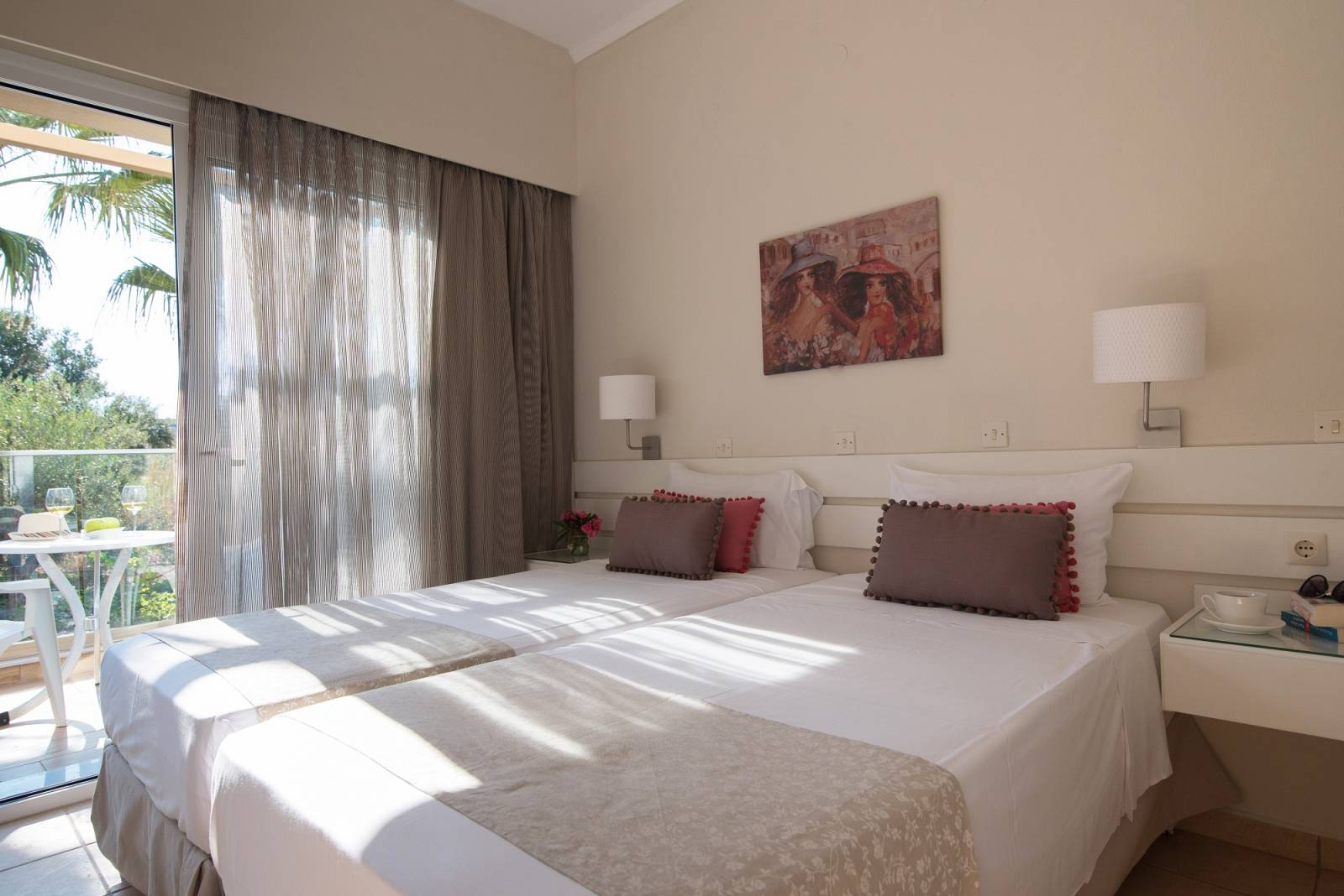 hotel_img