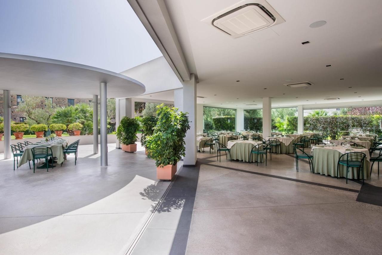 hotel_img