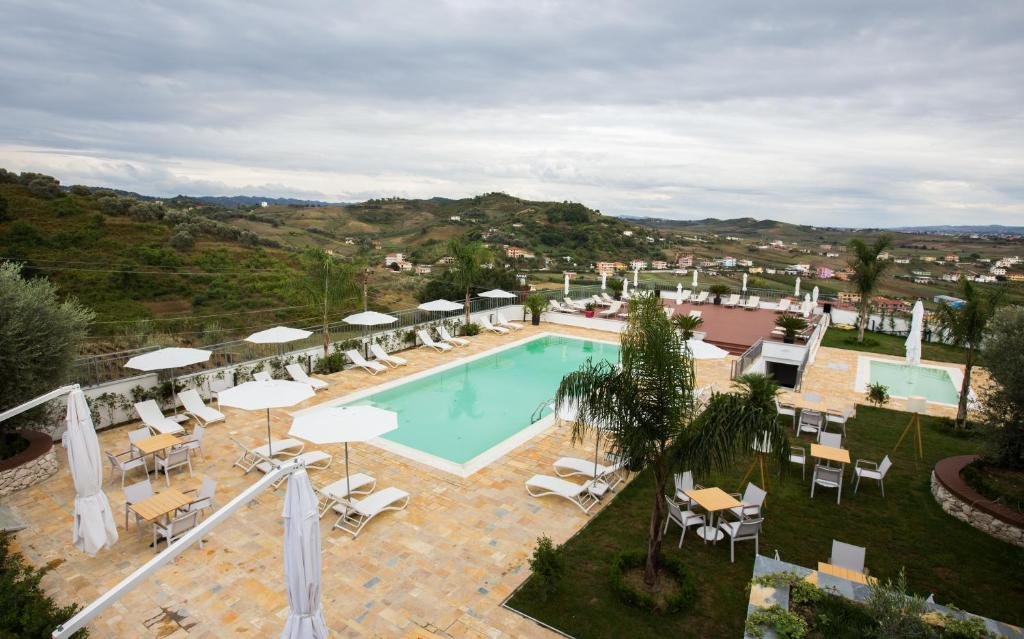 hotel_img