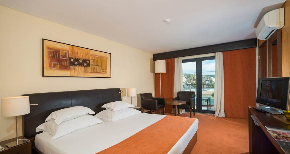 hotel_img