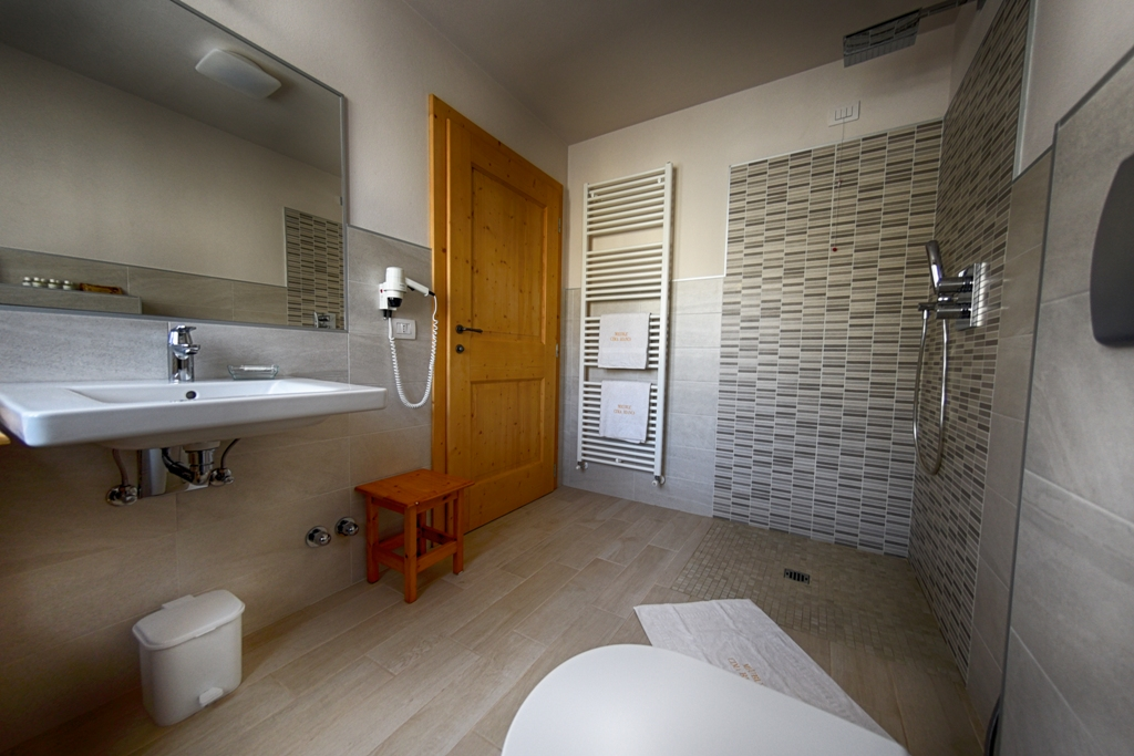 hotel_img