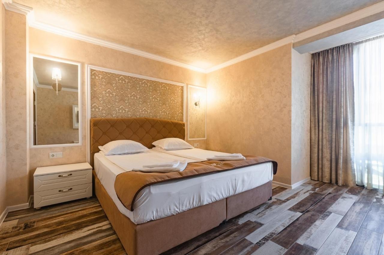 hotel_img