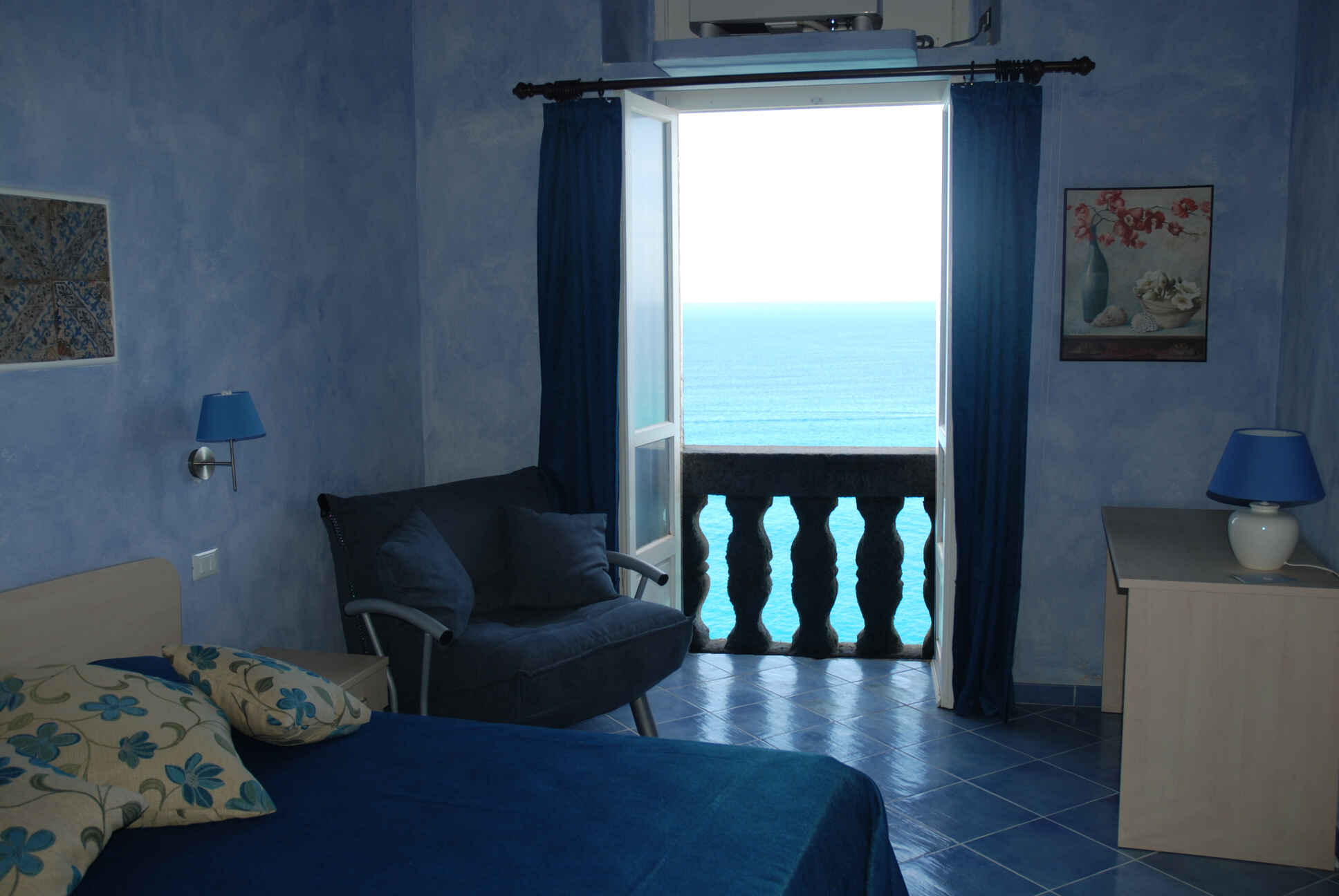 hotel_img