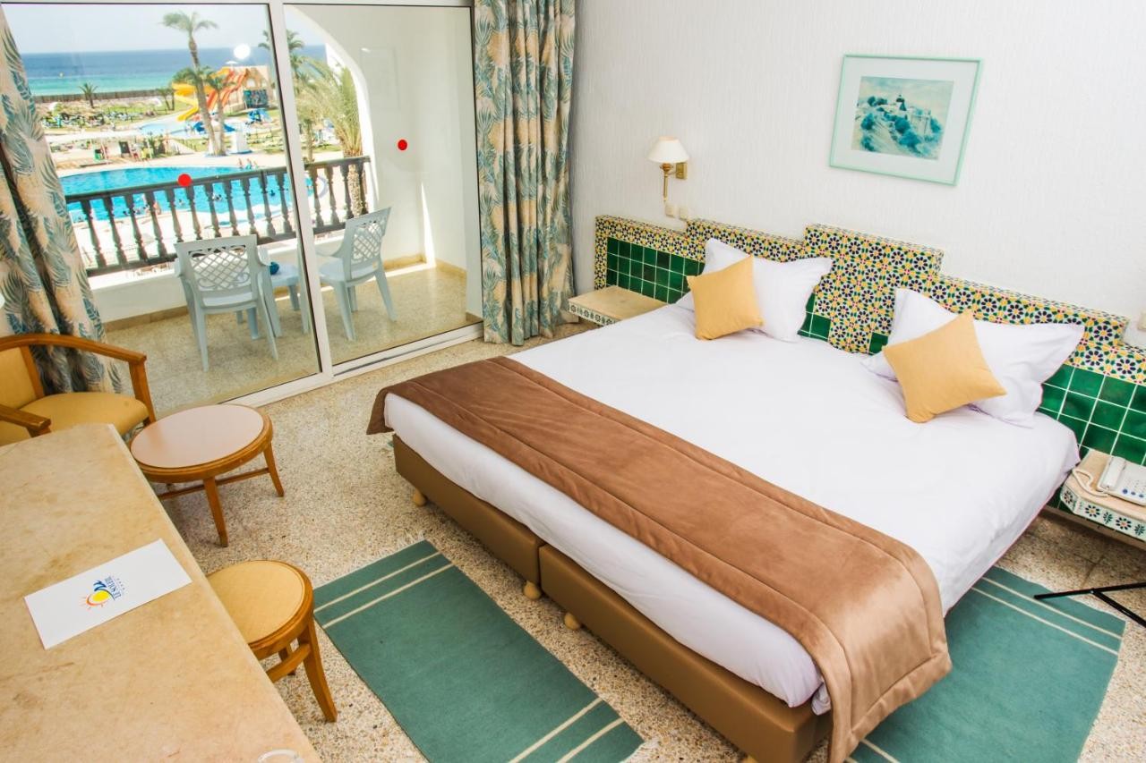 hotel_img