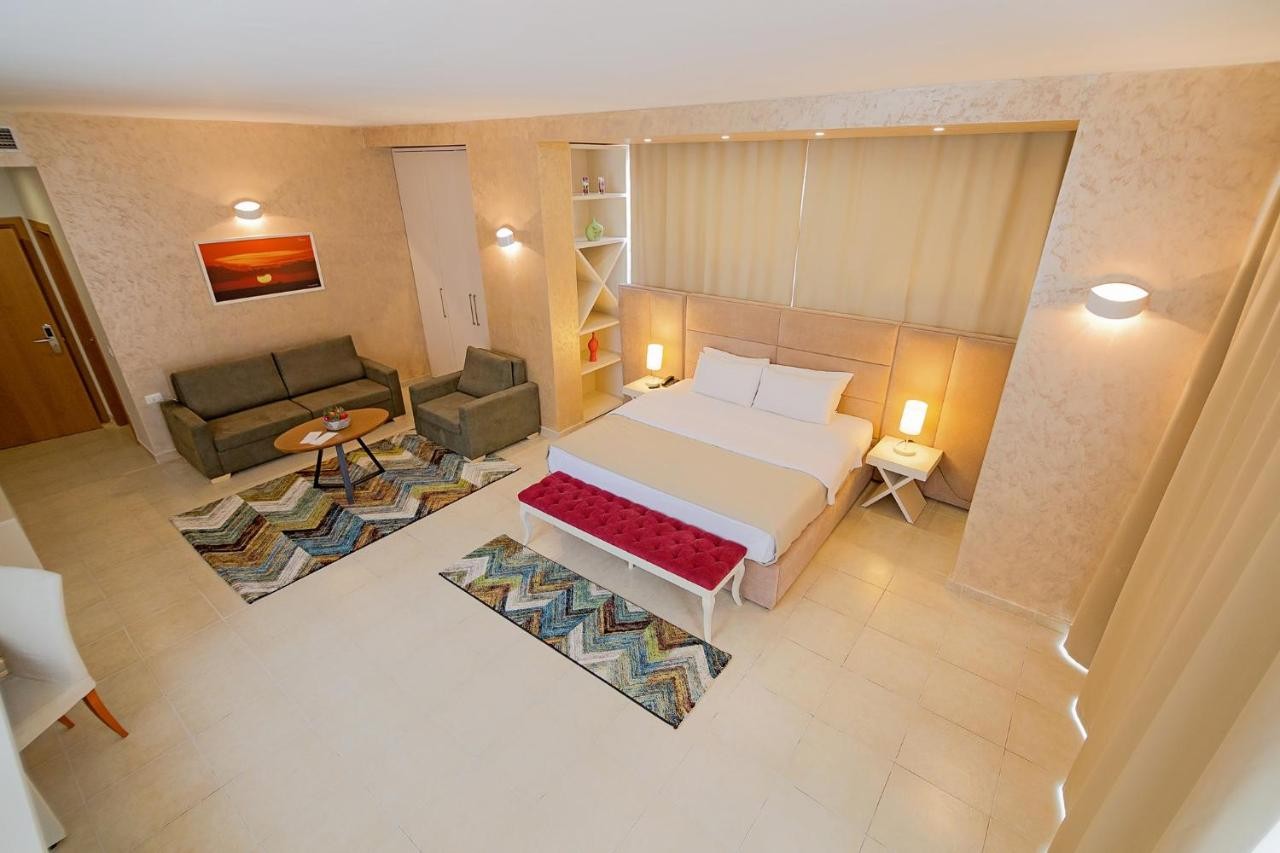 hotel_img
