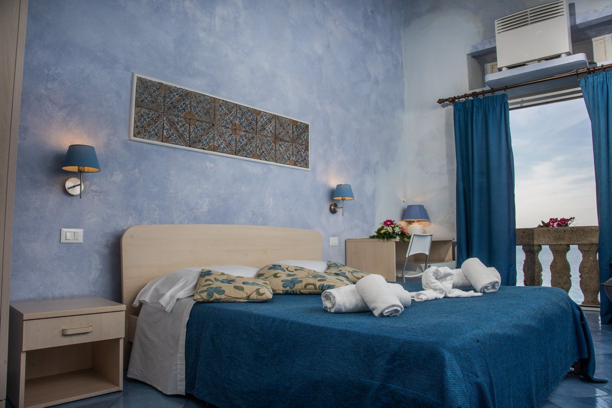hotel_img