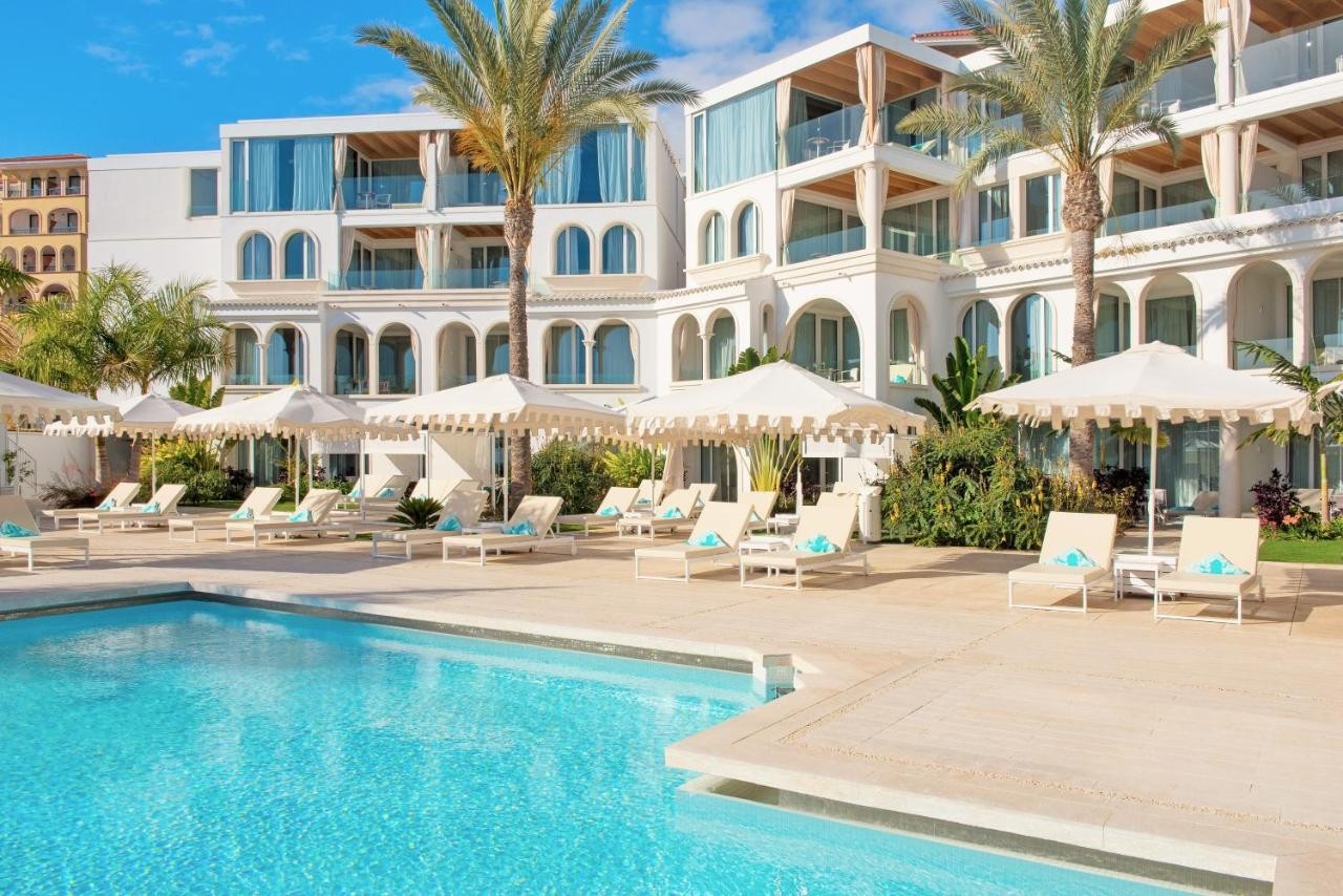 hotel_img