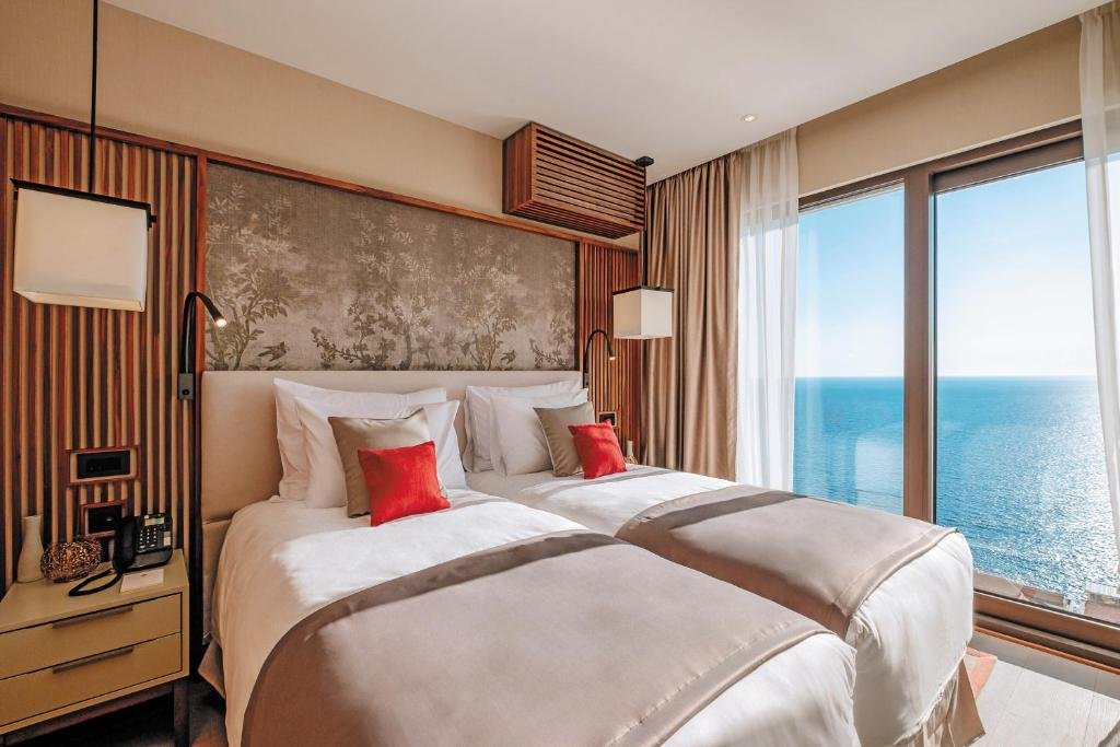 hotel_img