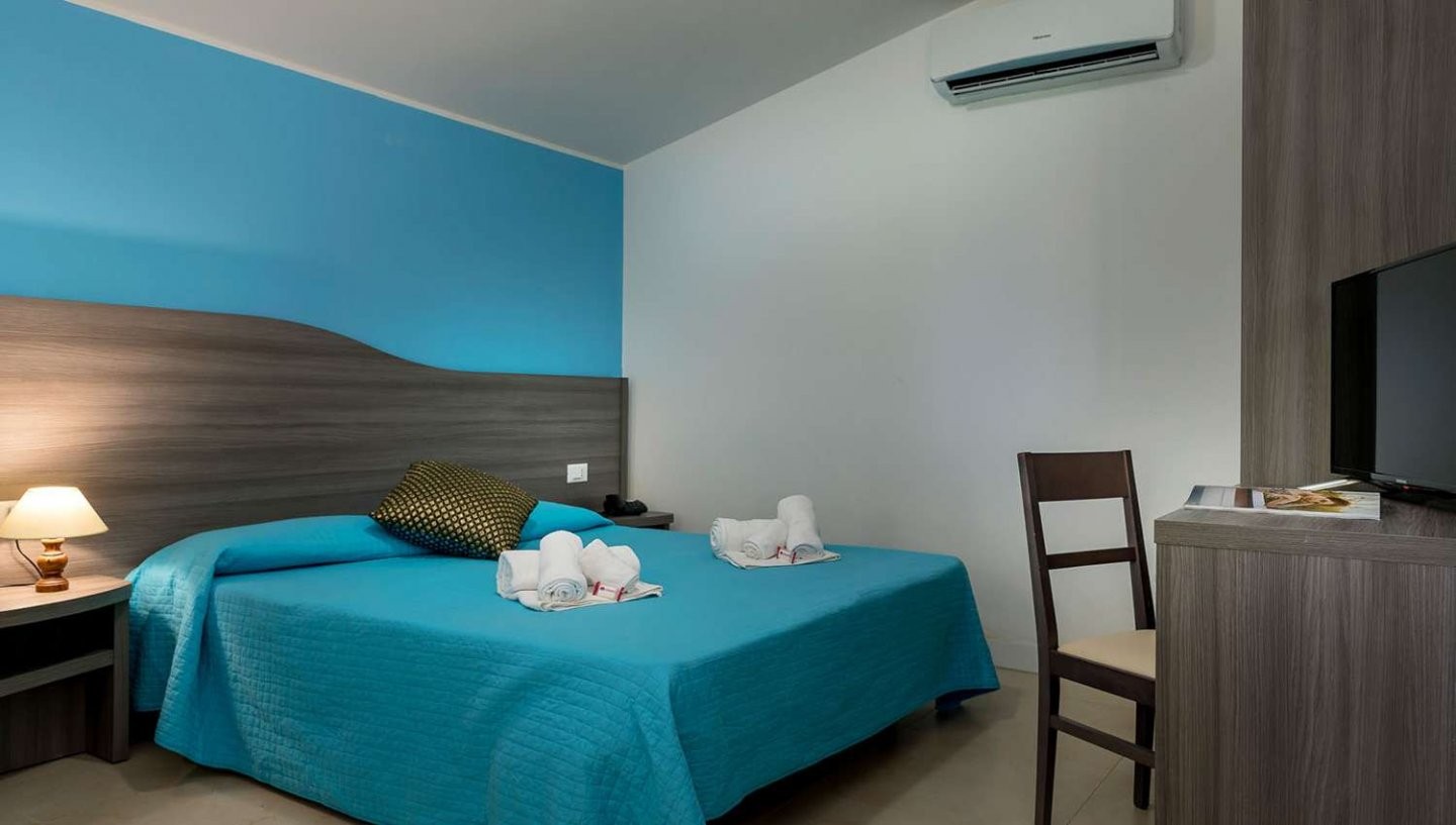 hotel_img
