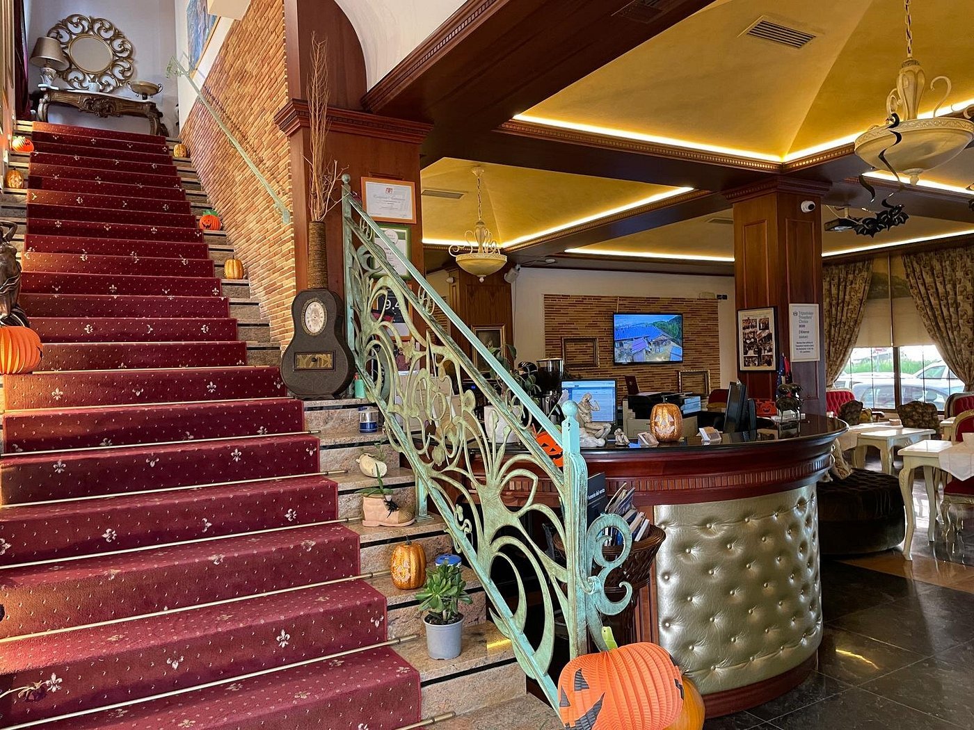 hotel_img