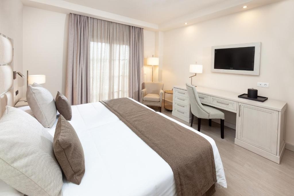 hotel_img