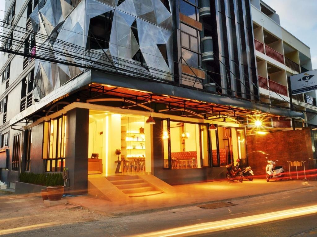 hotel_img