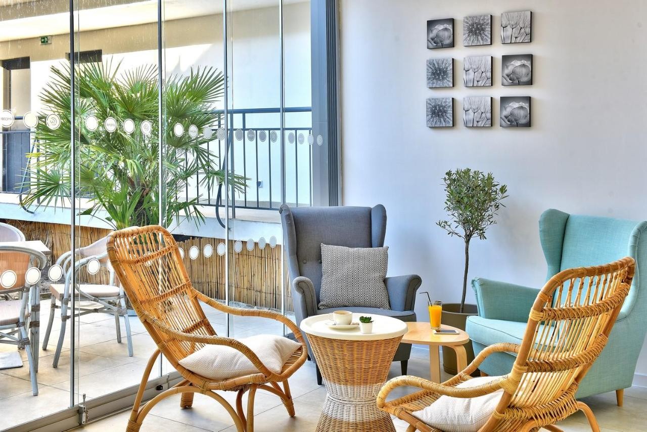 hotel_img