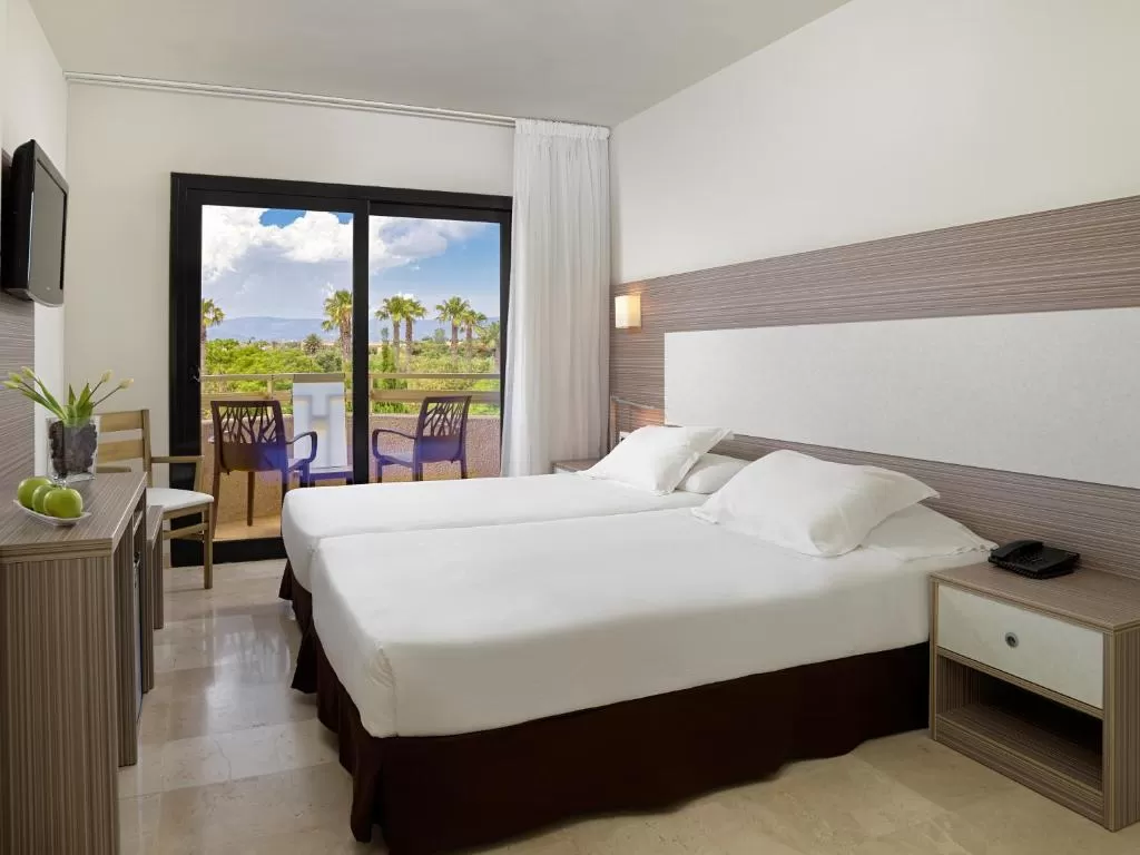 hotel_img