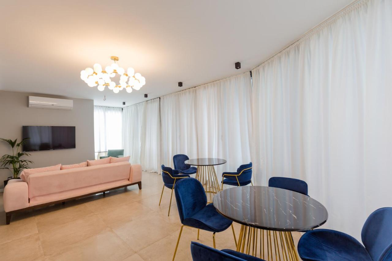hotel_img