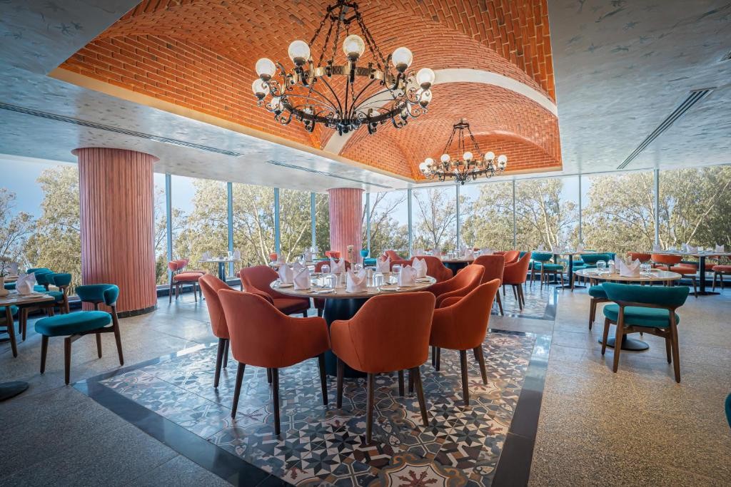 hotel_img