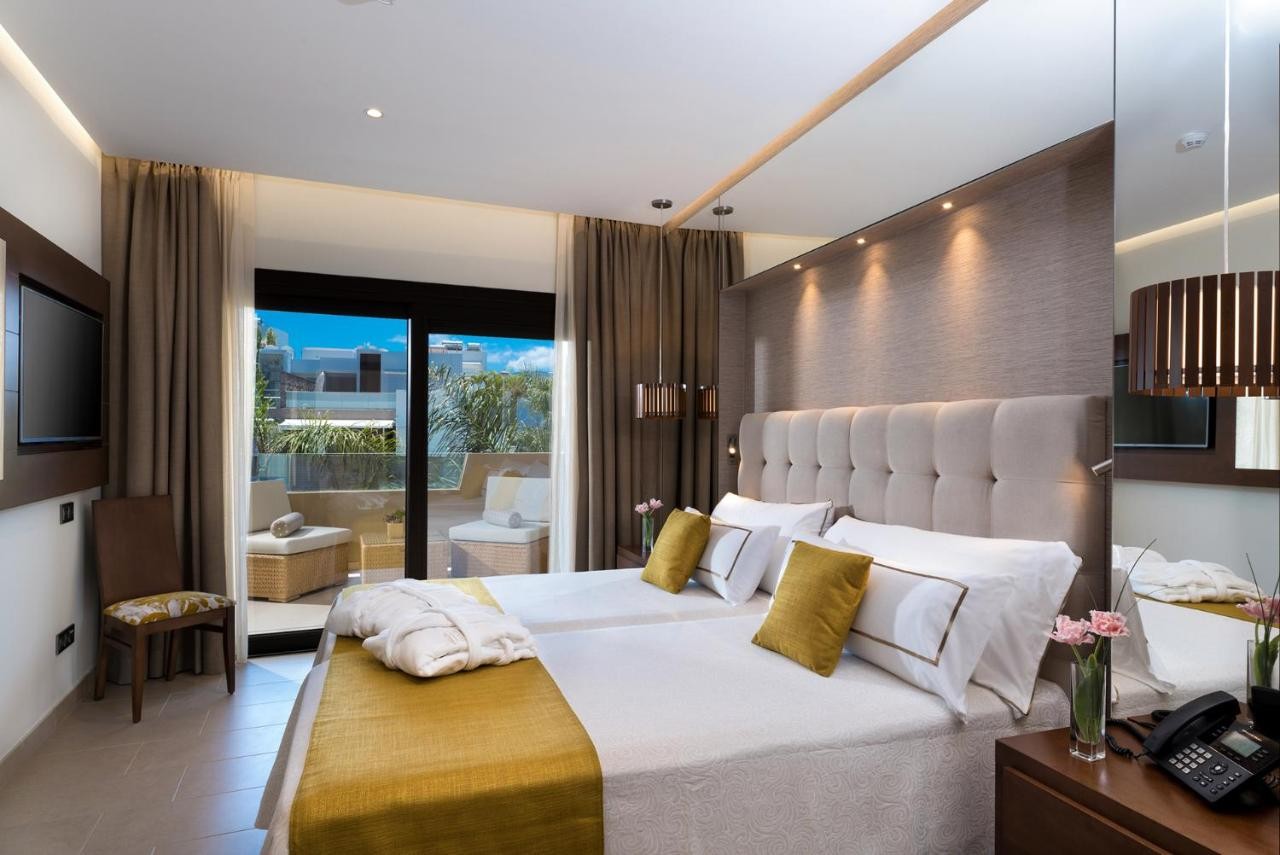 hotel_img
