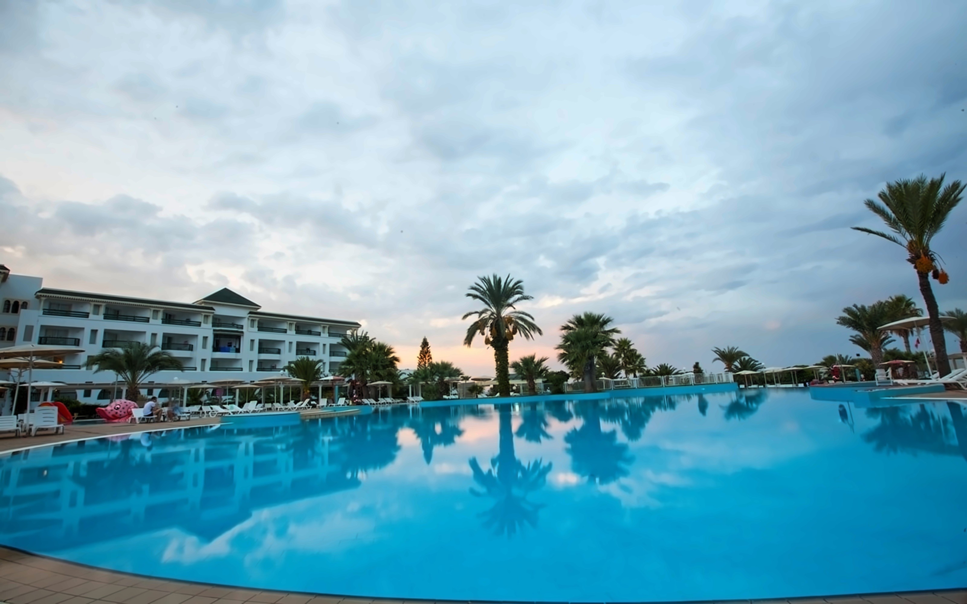 hotel_img